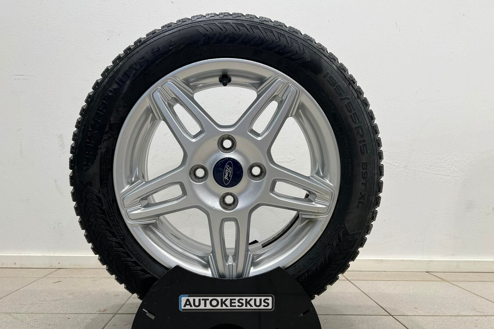 Ford Fiesta Van iso kuva 24