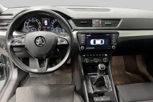 Skoda Superb esikatselu 8