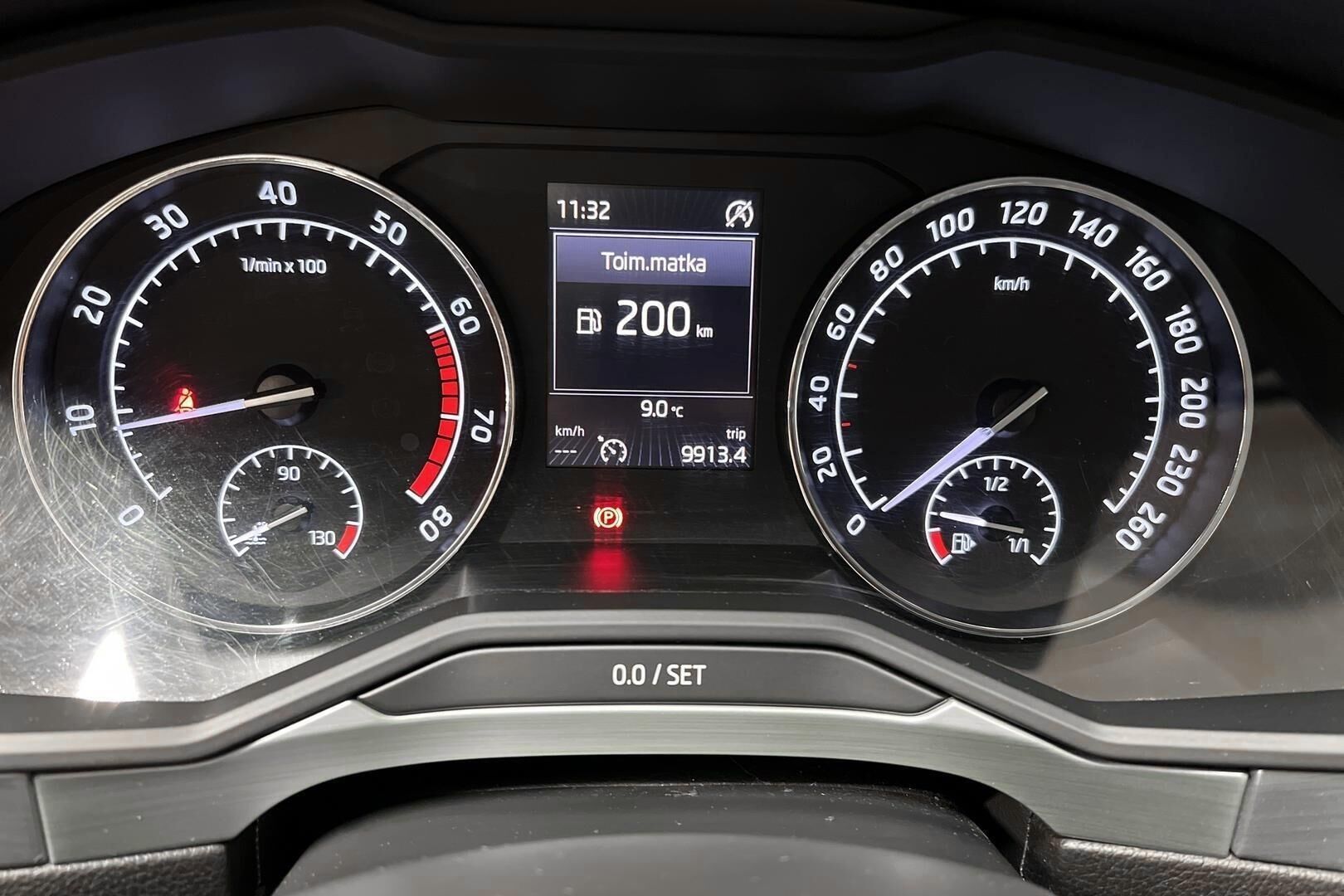 Skoda Superb iso kuva 10