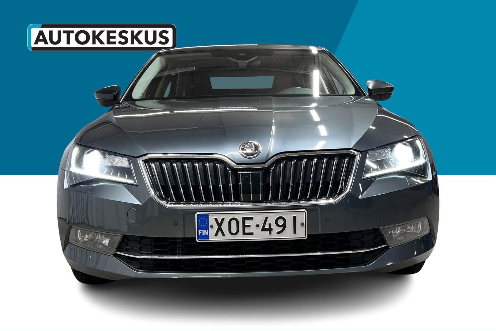Skoda Superb iso kuva 1