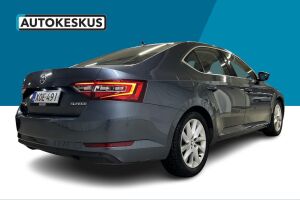Skoda Superb esikatselu 18