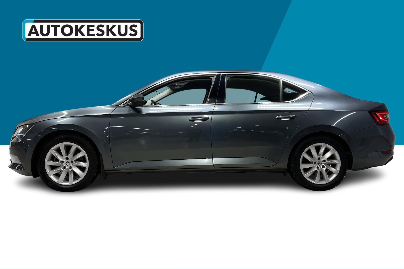 Skoda Superb iso kuva 5