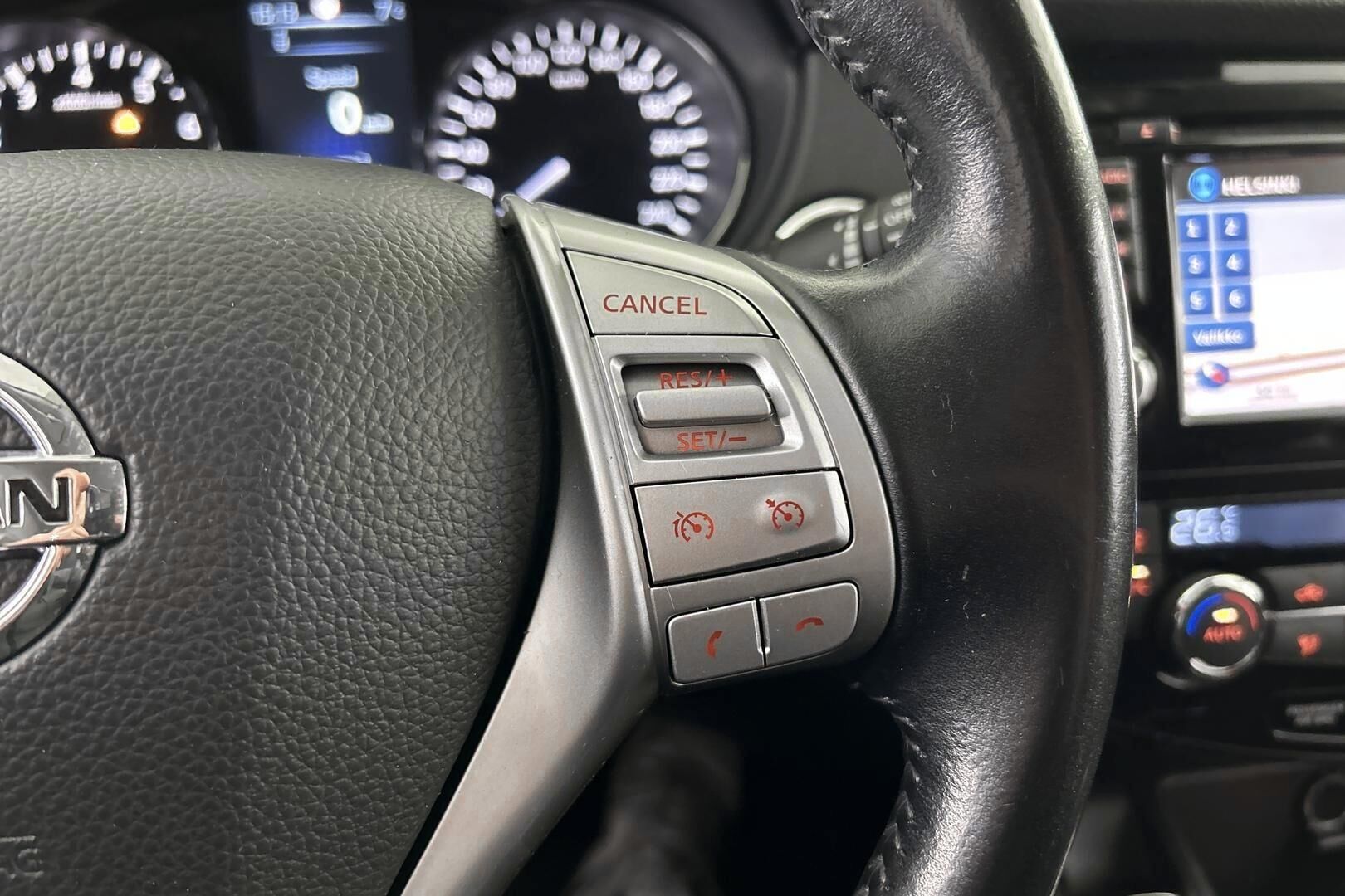 Nissan Qashqai iso kuva 16