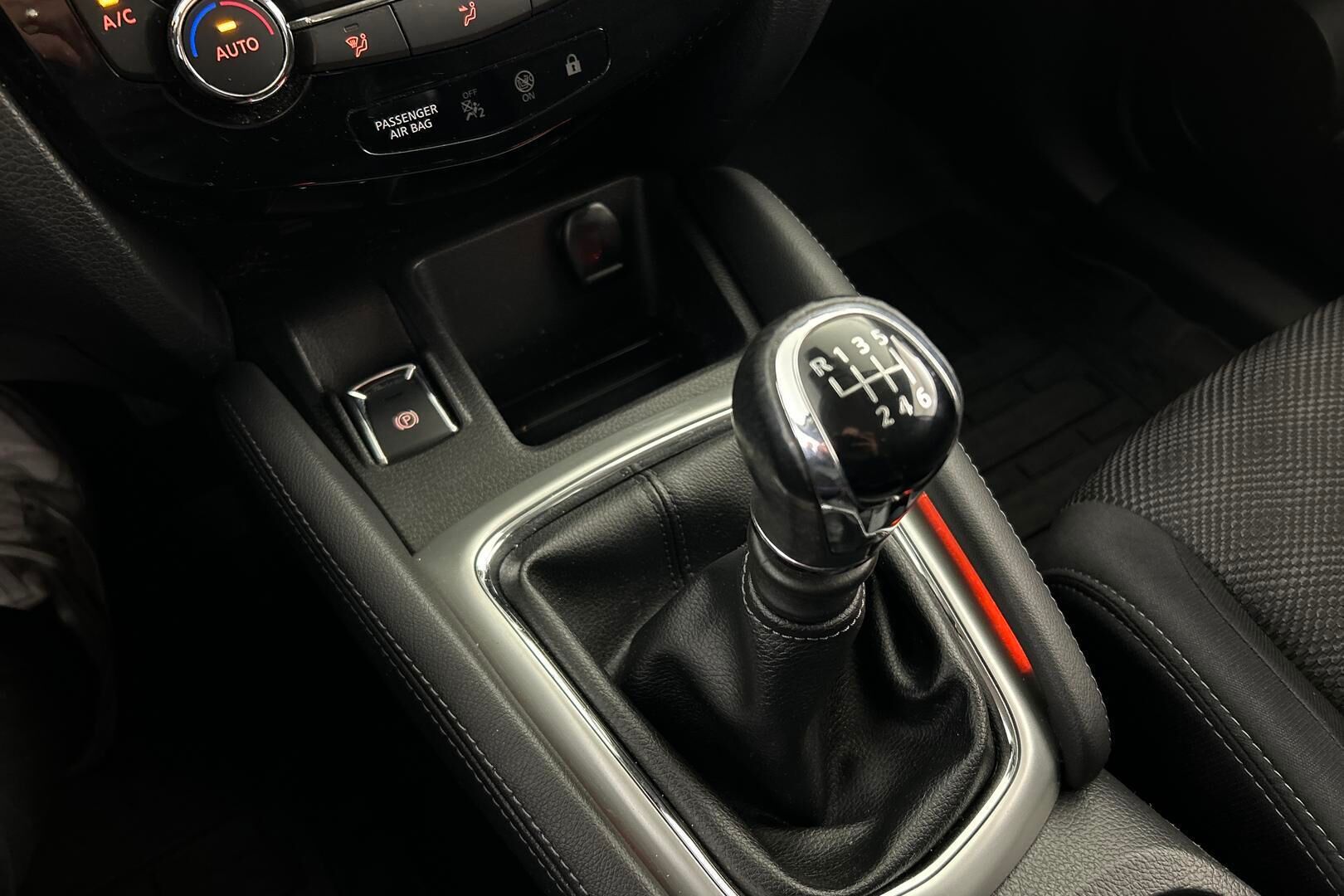 Nissan Qashqai iso kuva 23