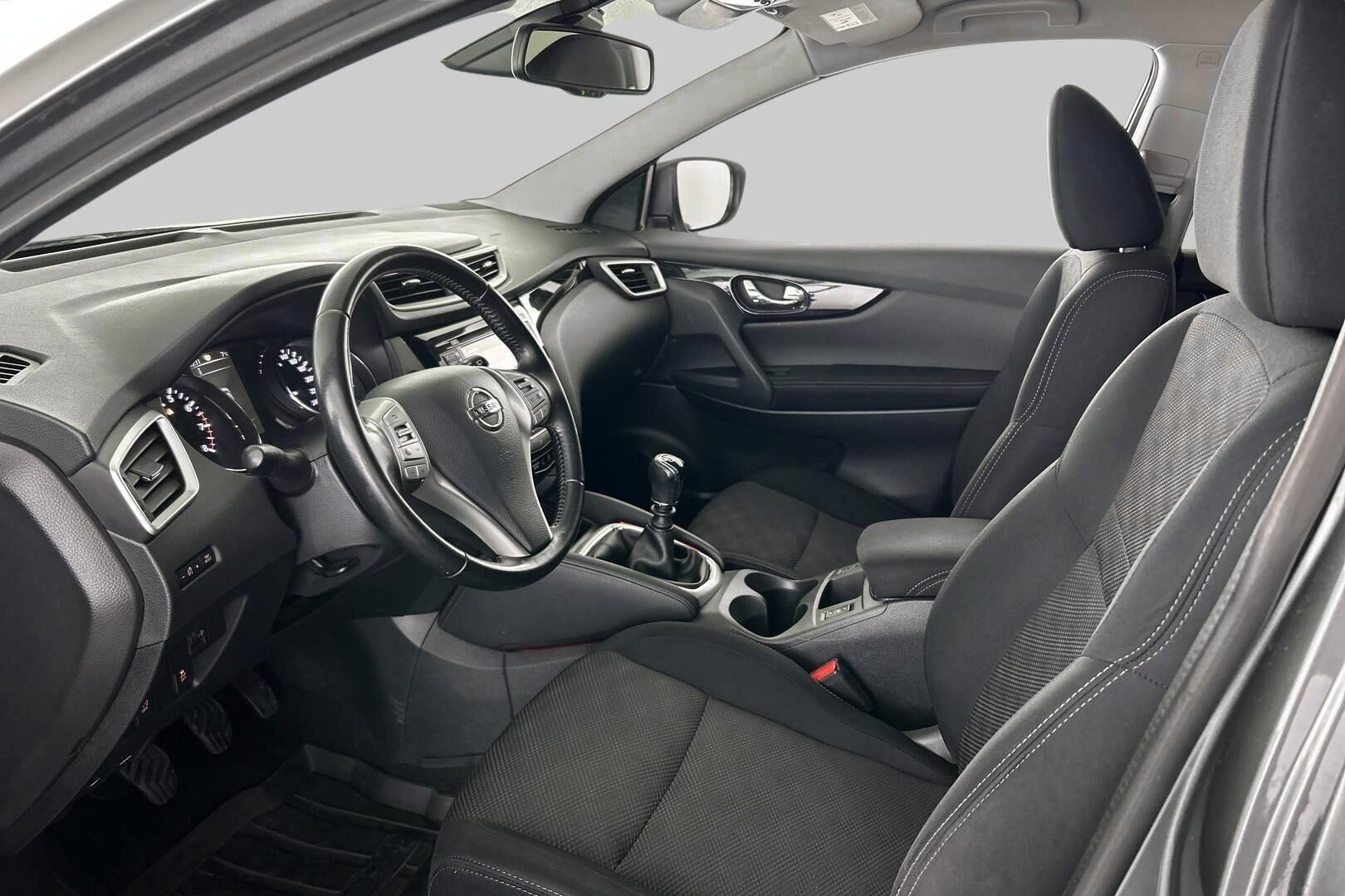 Nissan Qashqai iso kuva 9