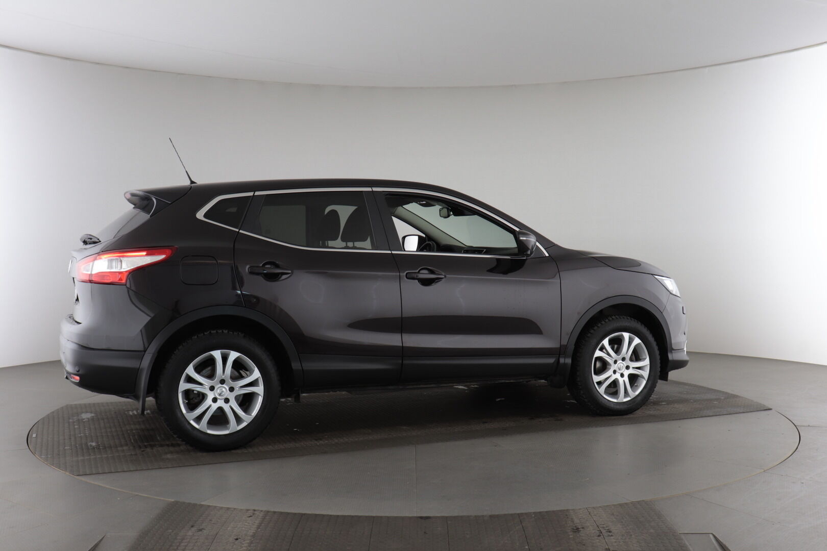 Nissan Qashqai iso kuva 11