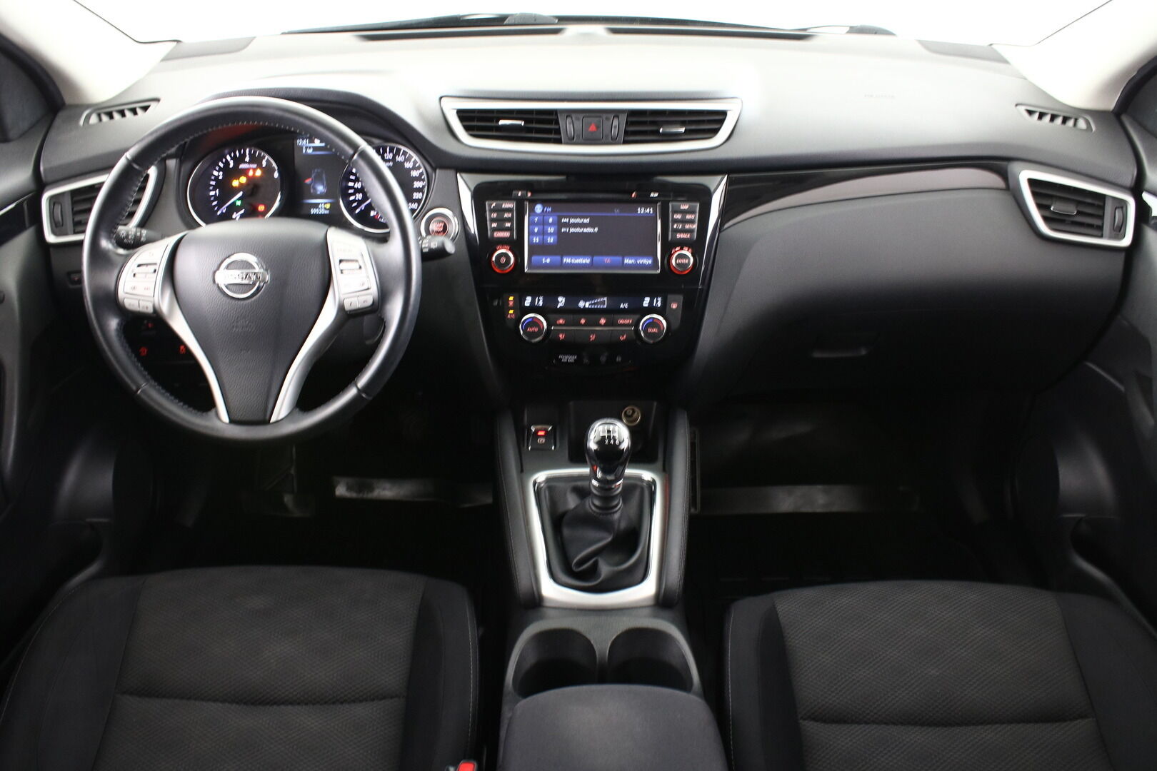 Nissan Qashqai iso kuva 17
