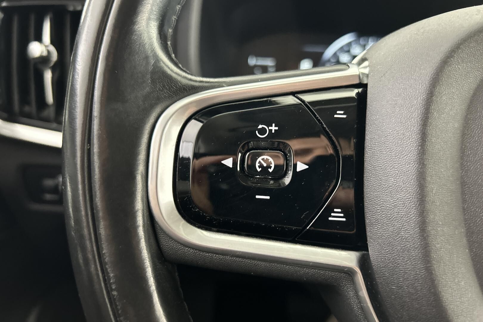Volvo V90 iso kuva 24