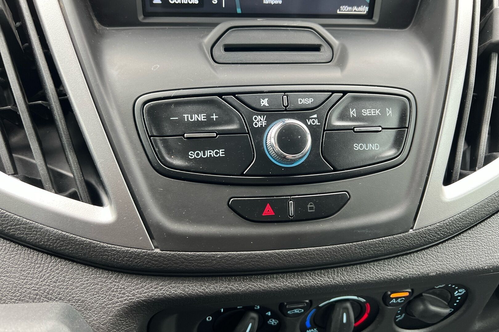 Ford Transit iso kuva 13