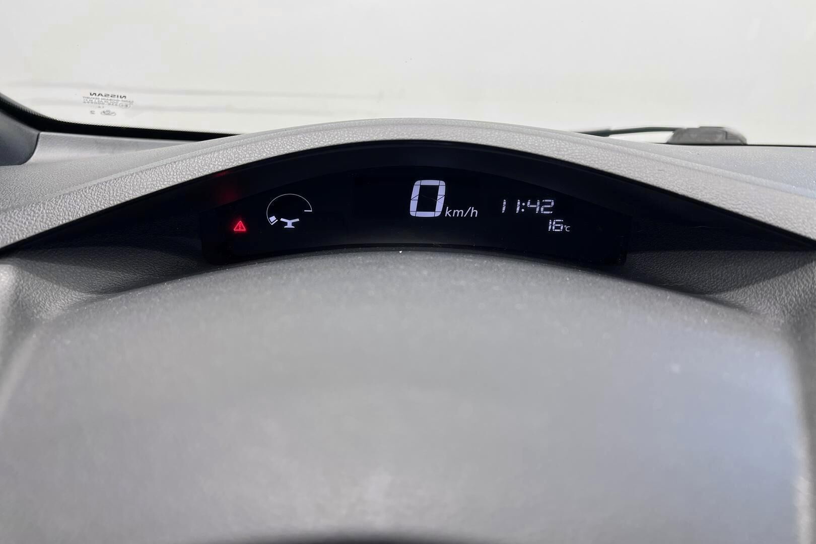 Nissan Leaf iso kuva 15