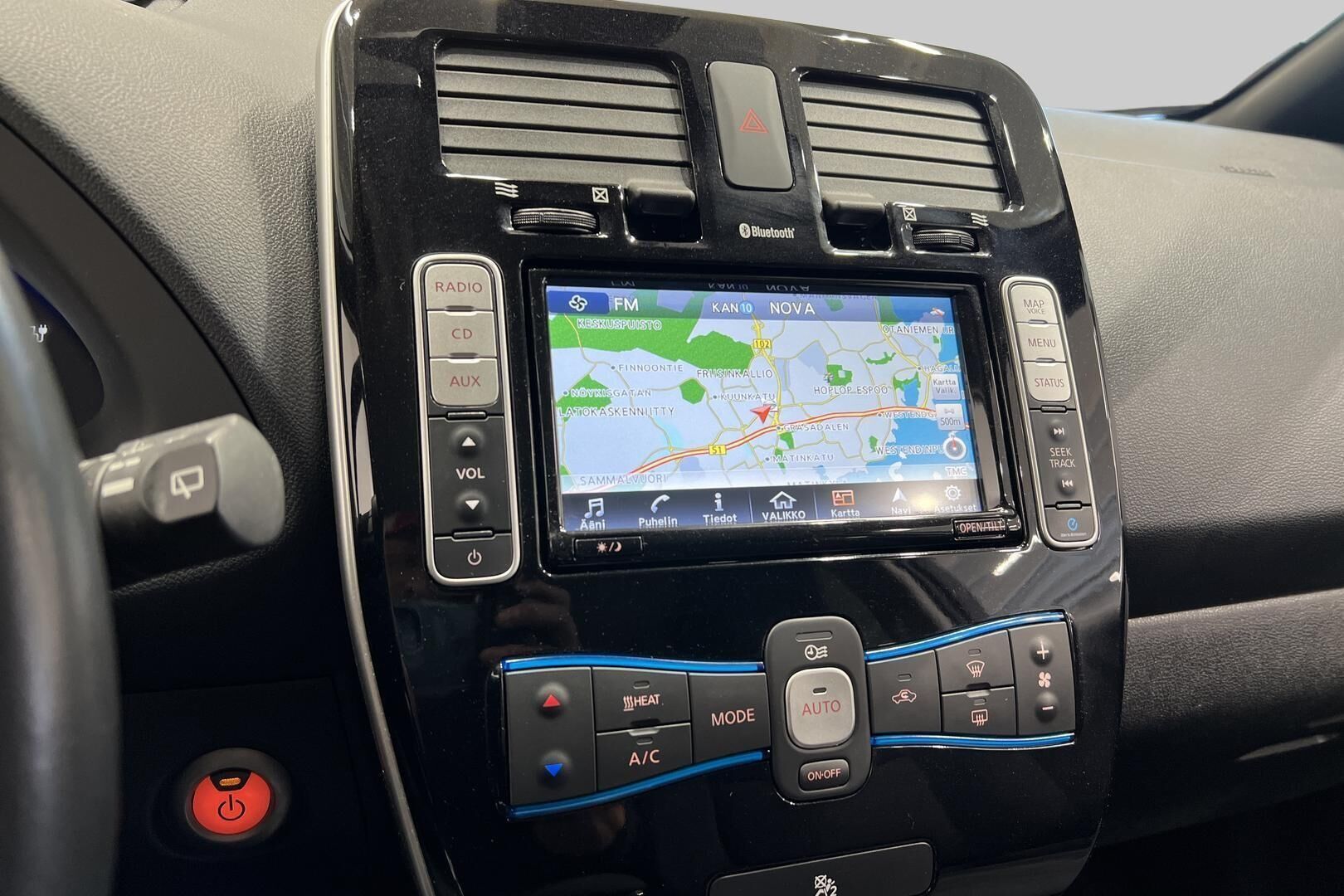 Nissan Leaf iso kuva 17
