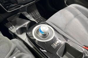 Nissan Leaf esikatselu 19
