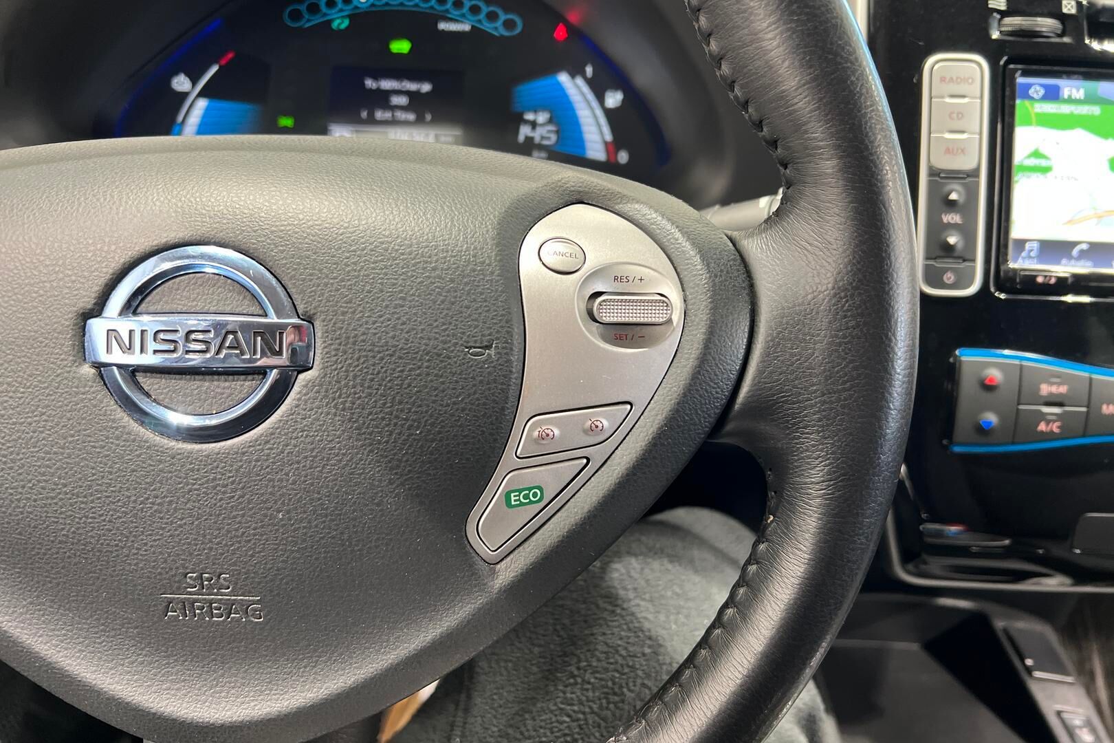 Nissan Leaf iso kuva 20