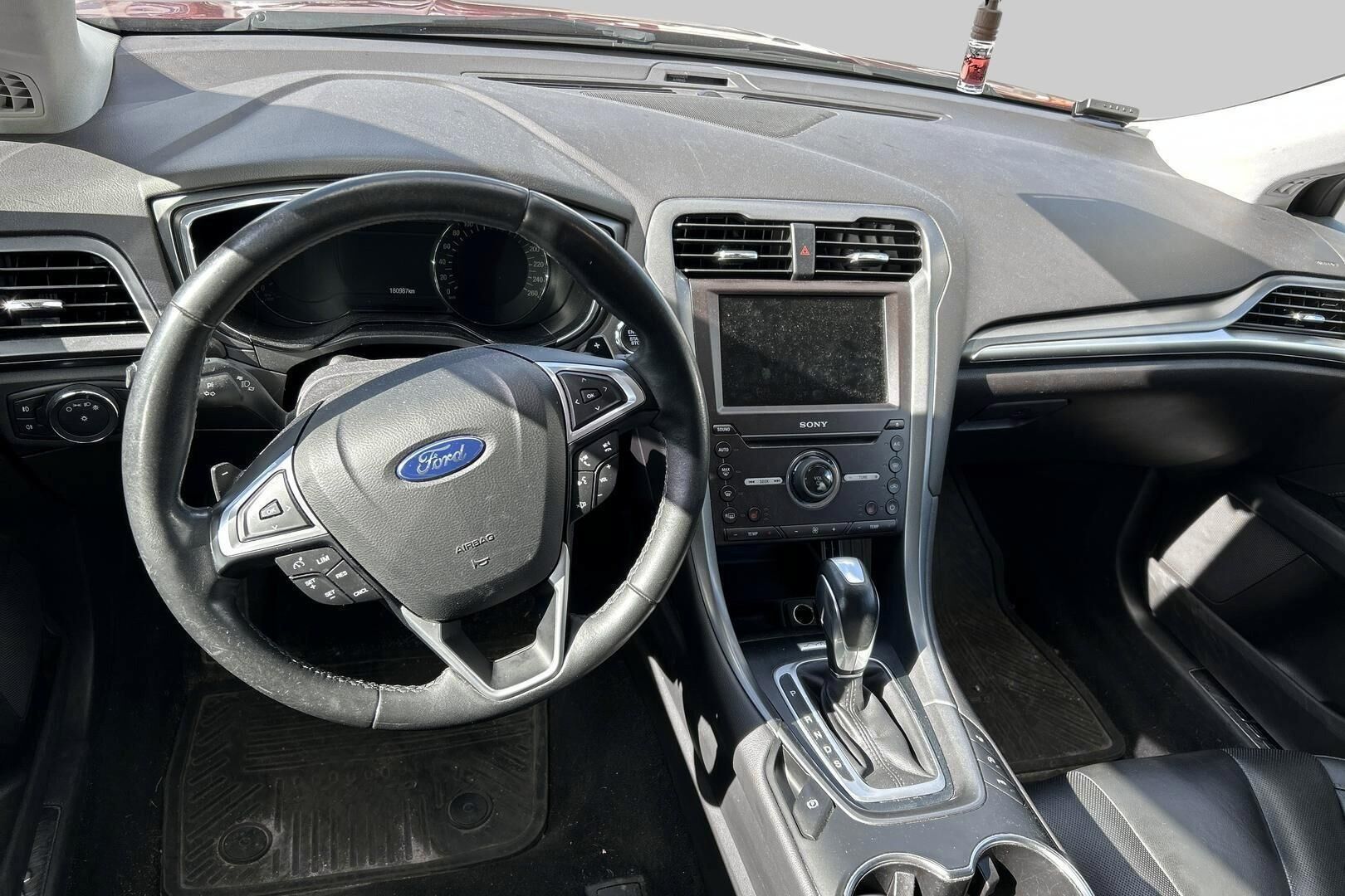 Ford Mondeo iso kuva 2