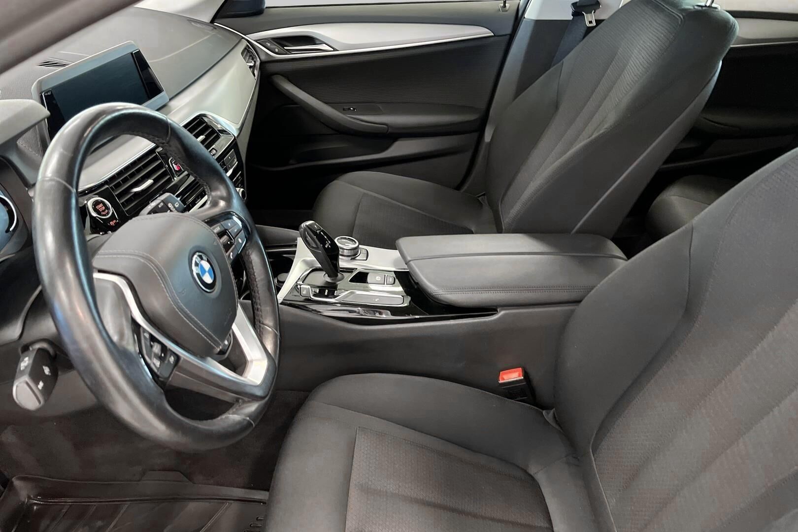 BMW 5-sarja iso kuva 18