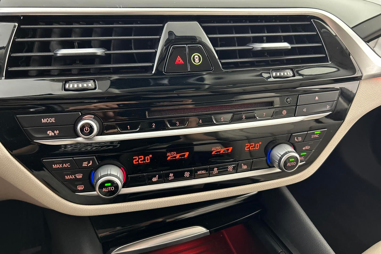 BMW 5-SARJA iso kuva 21
