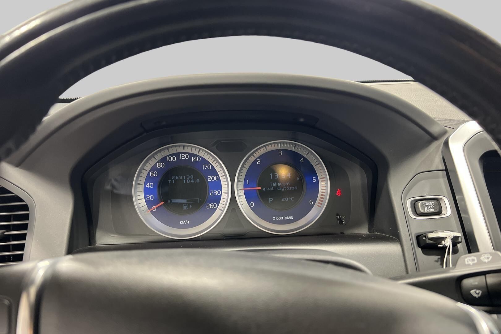 Volvo XC60 iso kuva 11