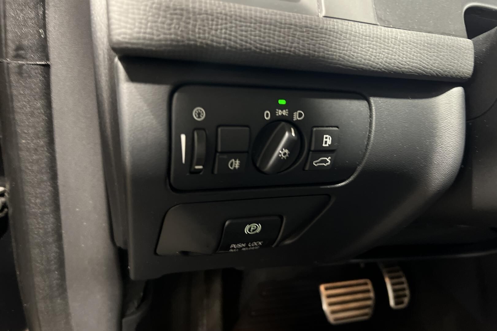Volvo XC60 iso kuva 15