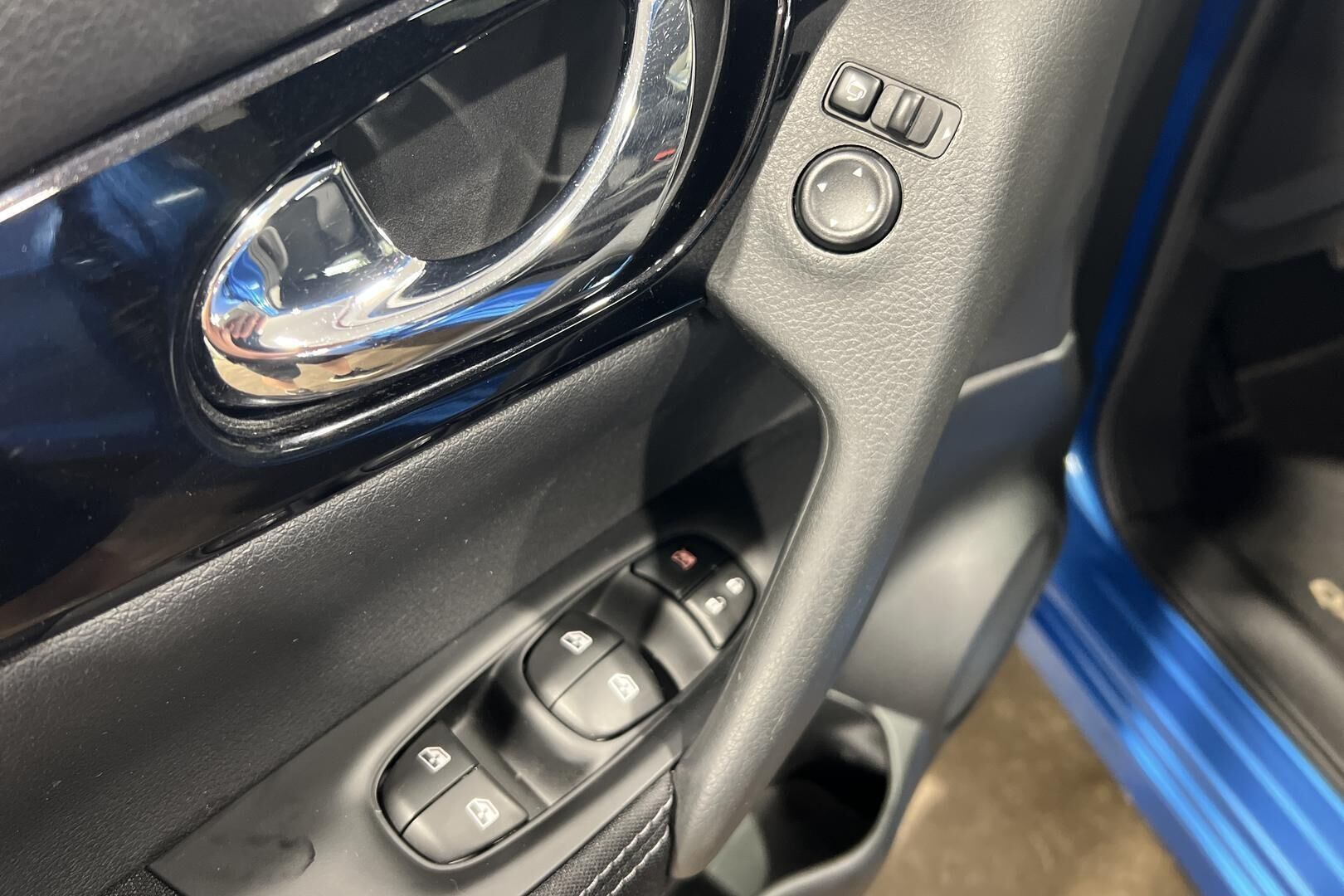 Nissan Qashqai iso kuva 14