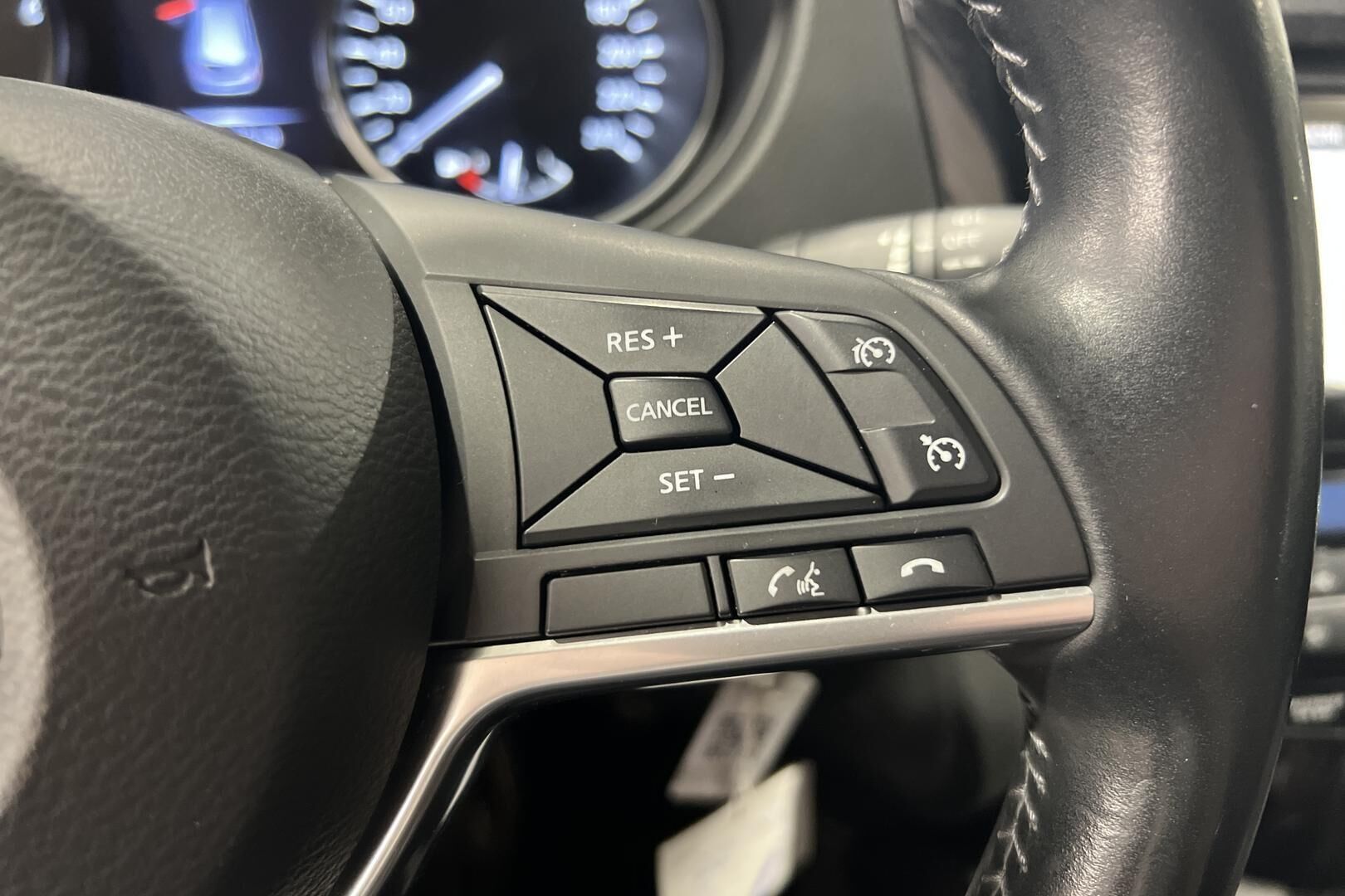 Nissan Qashqai iso kuva 17