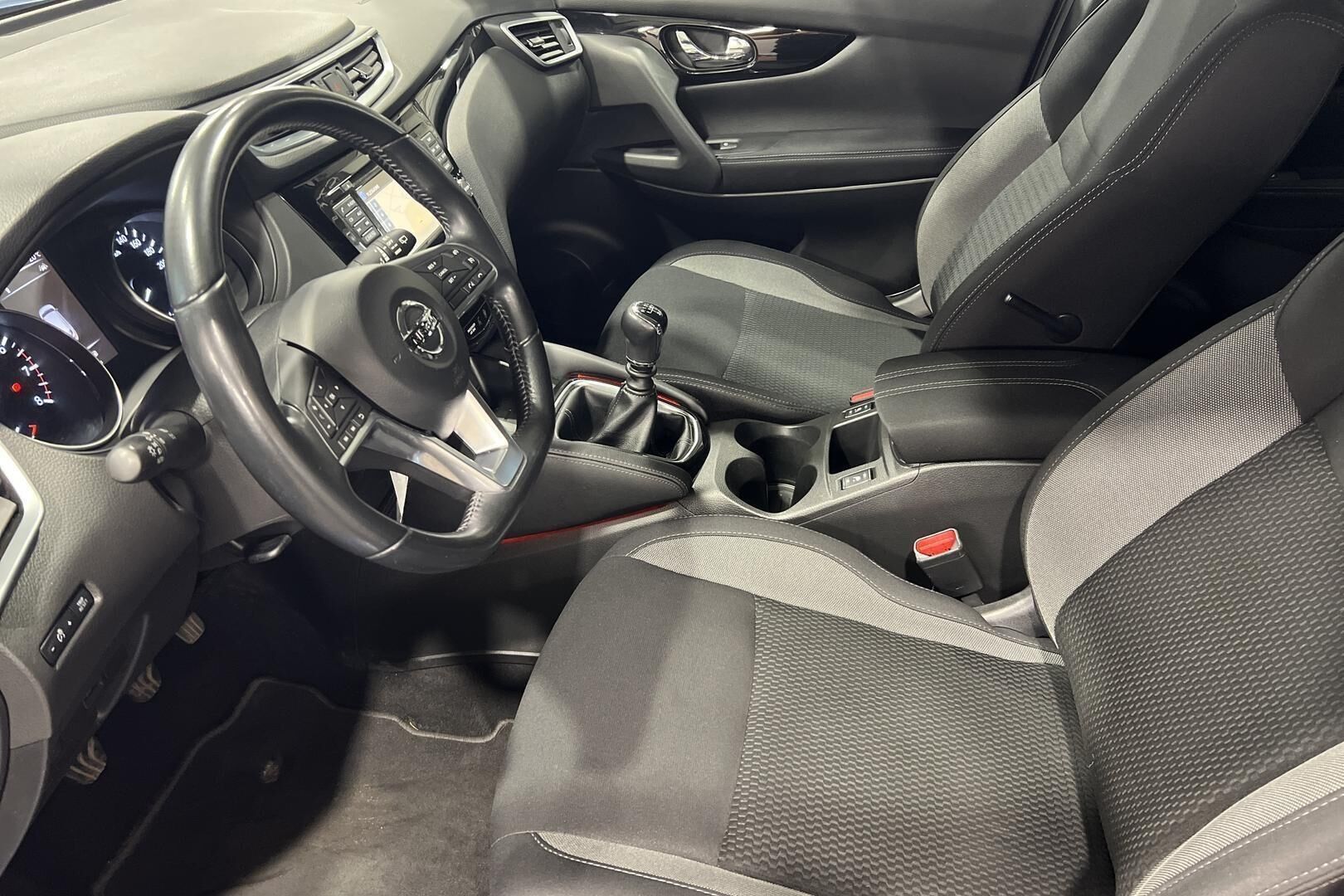 Nissan Qashqai iso kuva 9