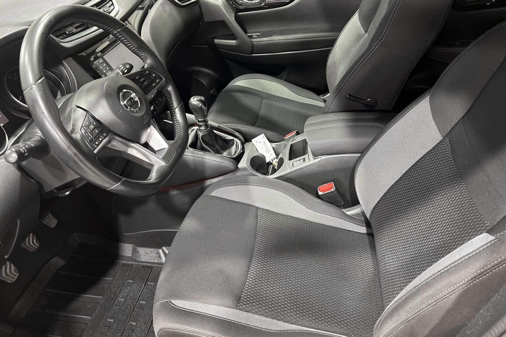 Nissan Qashqai iso kuva 9