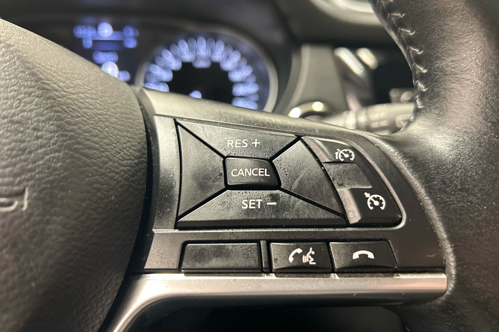 Nissan Qashqai iso kuva 13