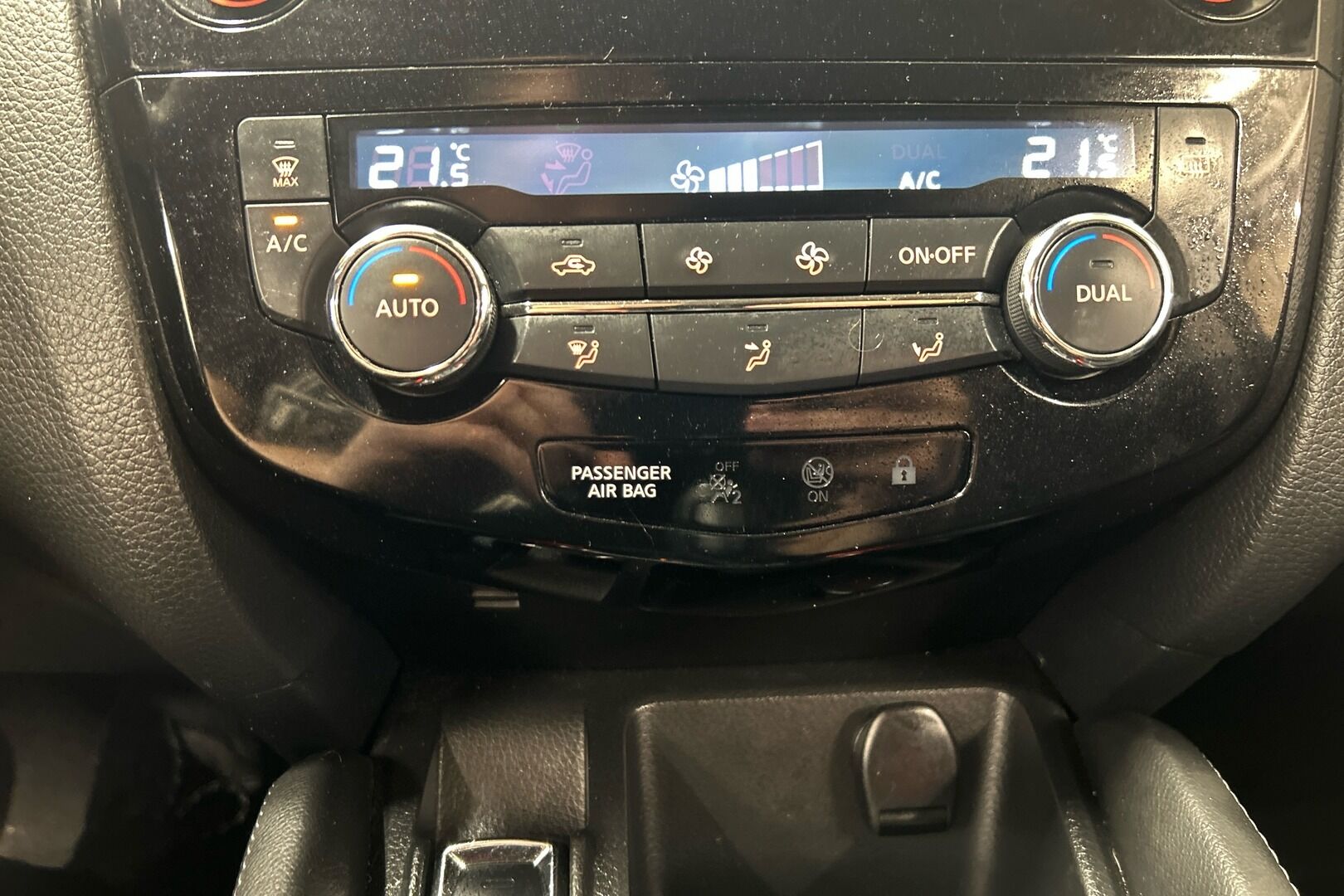 Nissan Qashqai iso kuva 16