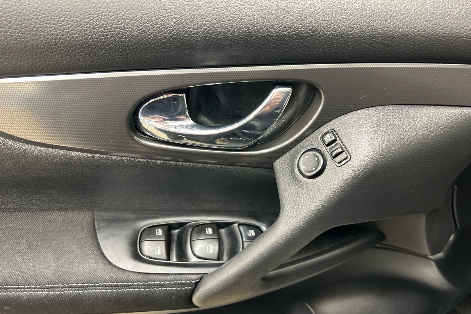 Nissan Qashqai iso kuva 22