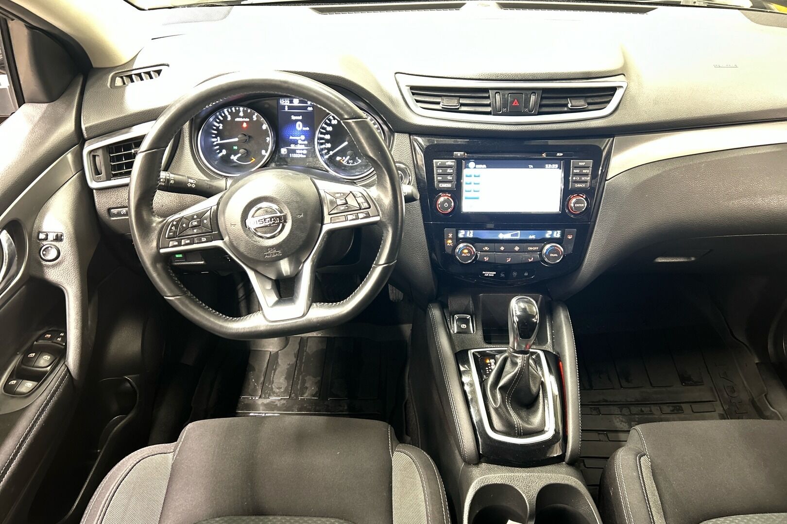 Nissan Qashqai iso kuva 7