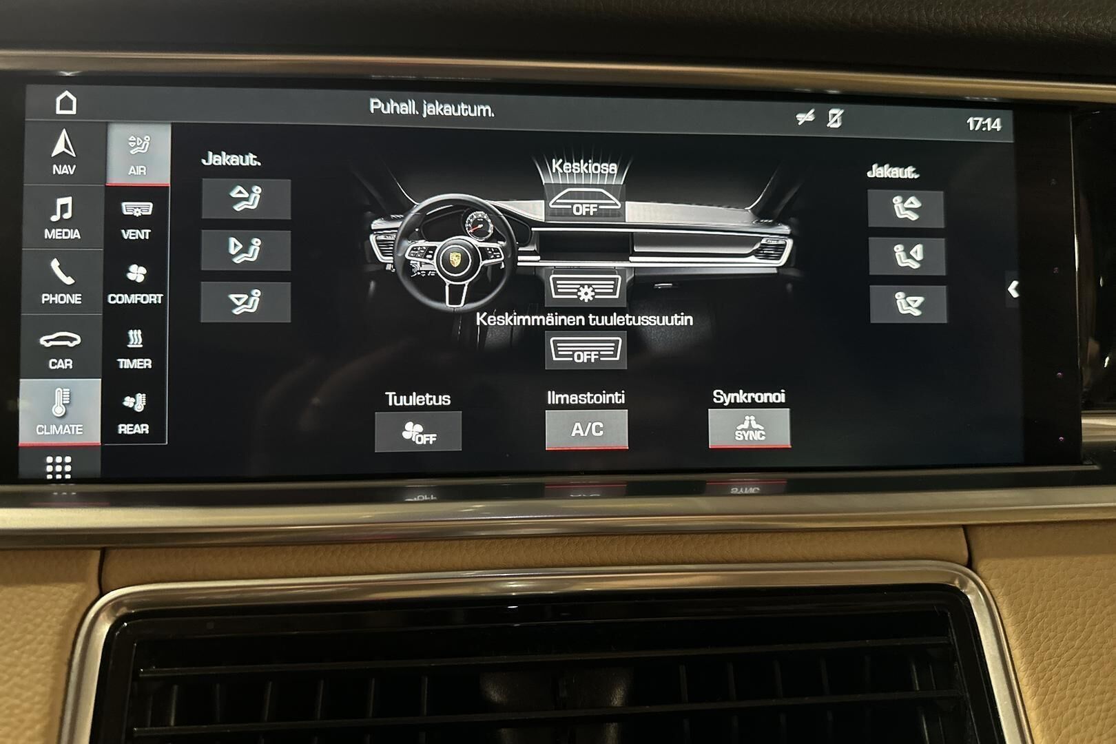 Porsche Panamera iso kuva 8