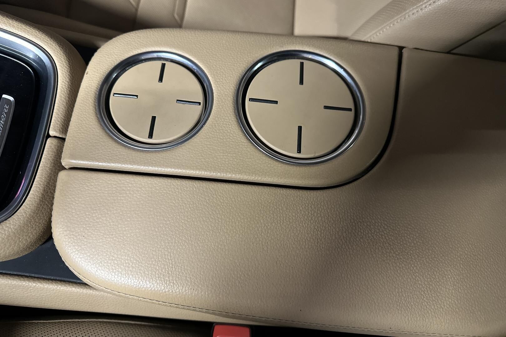 Porsche Panamera iso kuva 13
