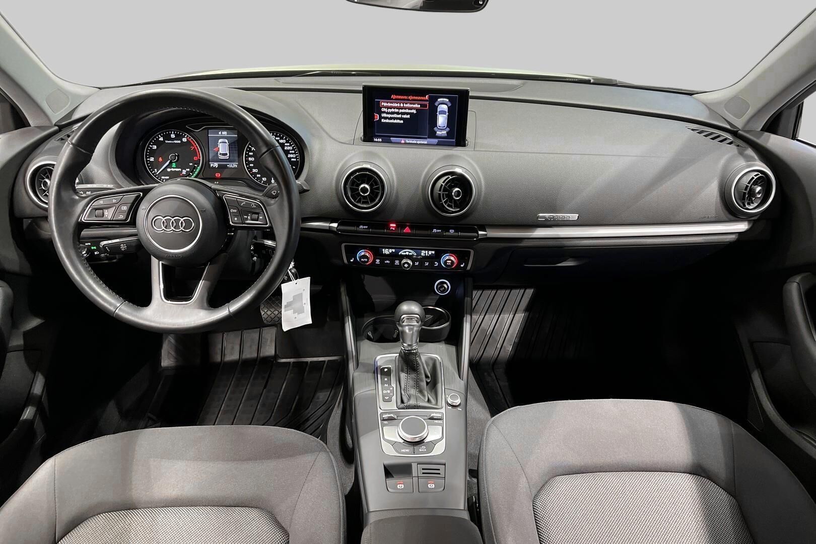 Audi A3 iso kuva 11