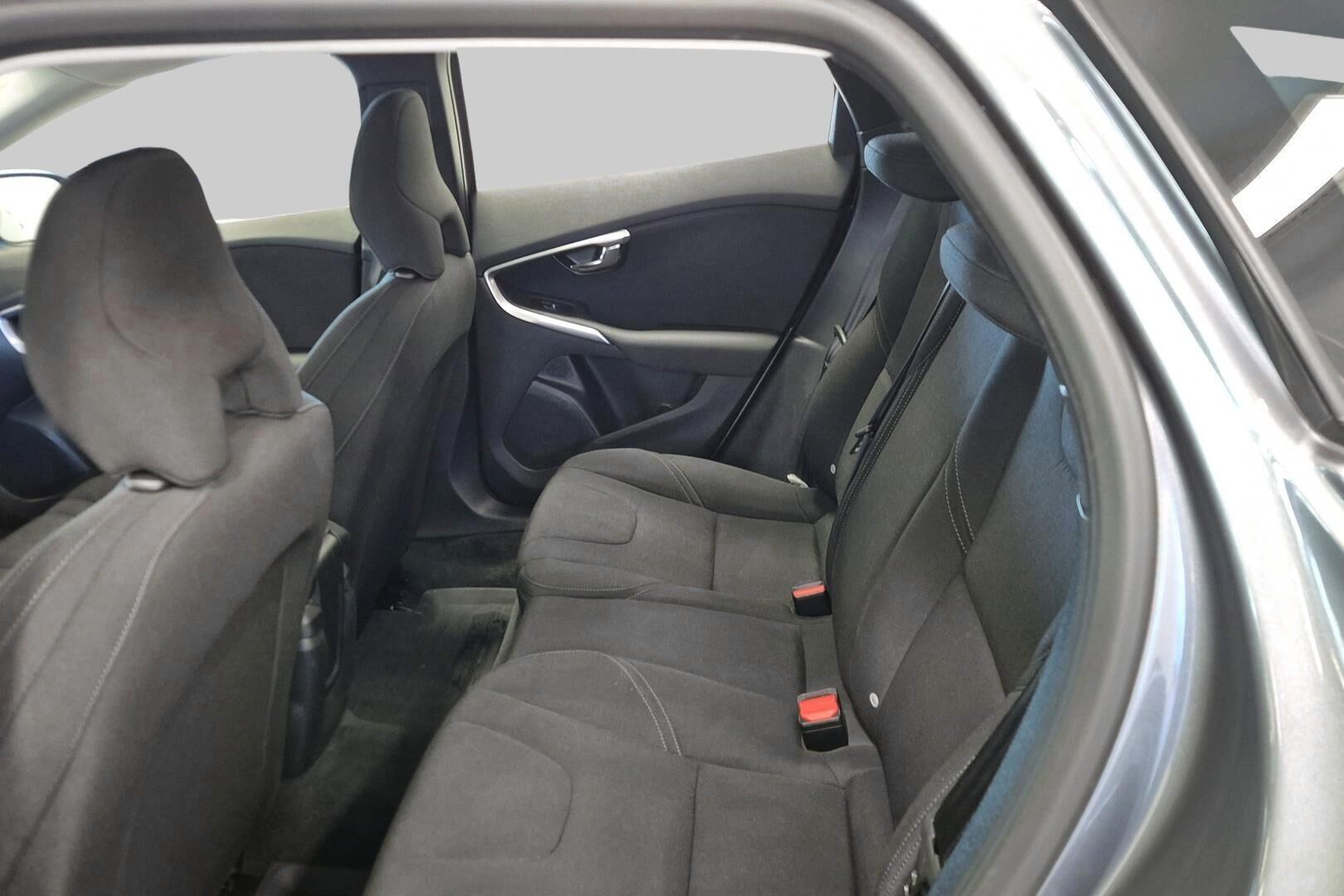 Volvo V40 iso kuva 9