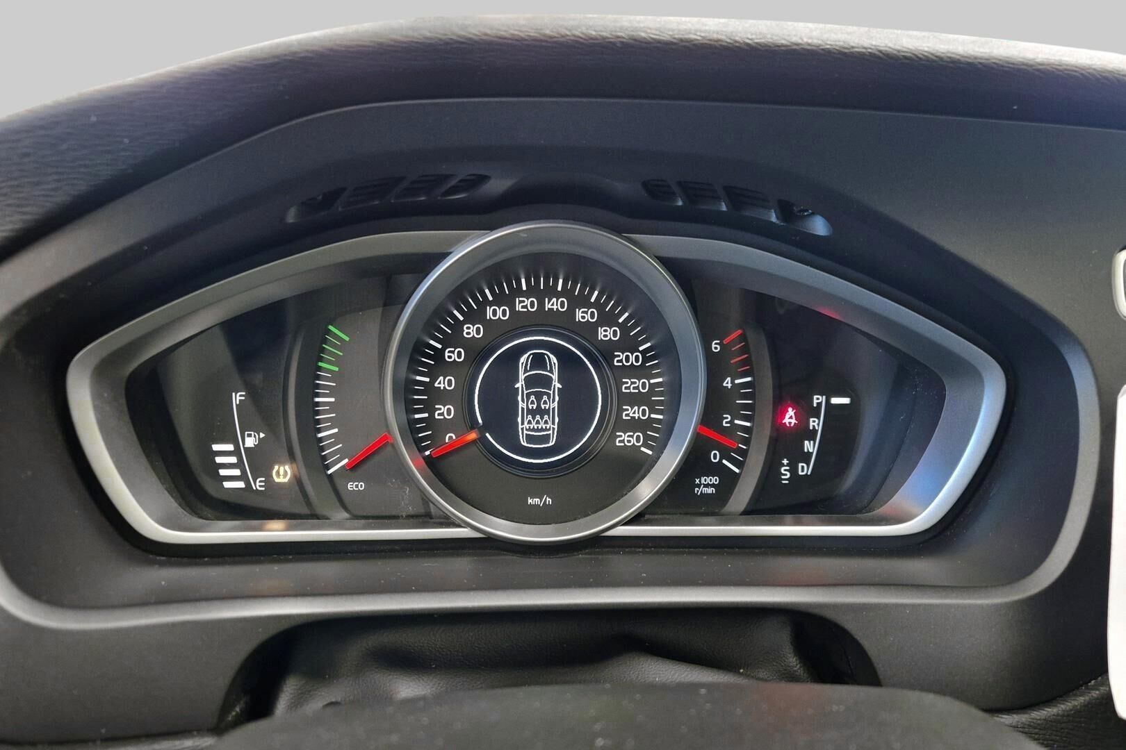 Volvo V40 iso kuva 13