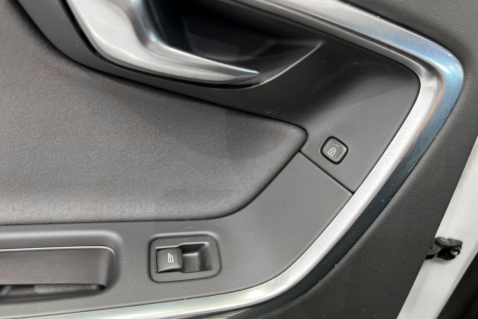 Volvo V60 iso kuva 31