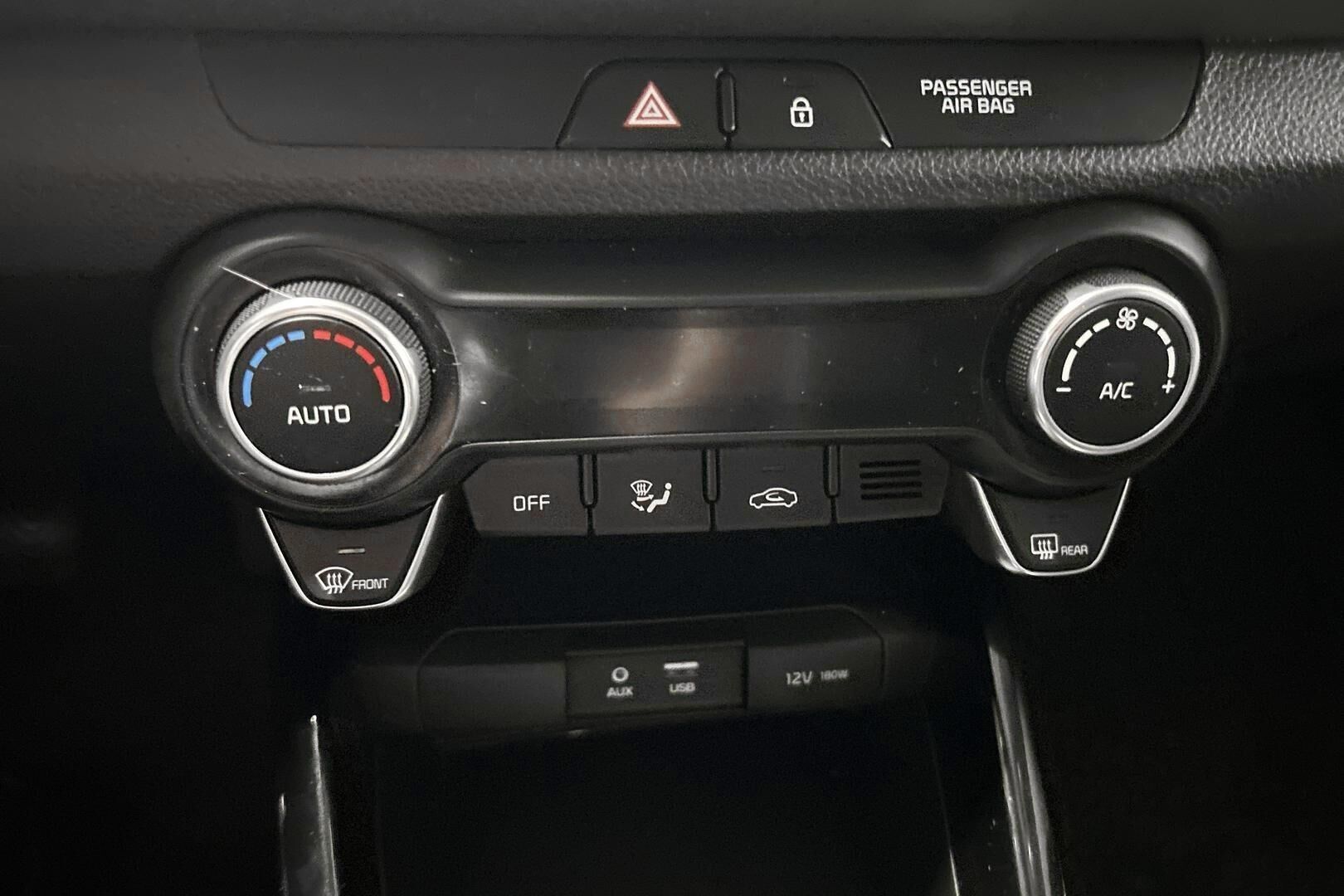 Kia Stonic iso kuva 12