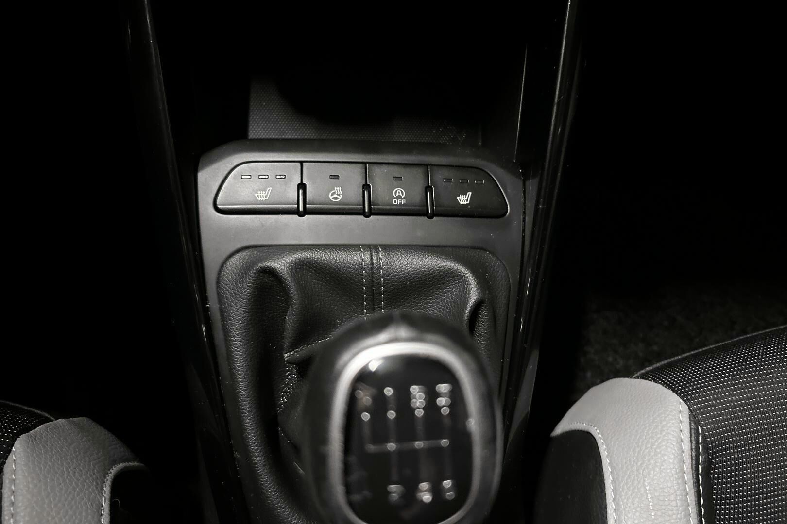 Kia Stonic iso kuva 13