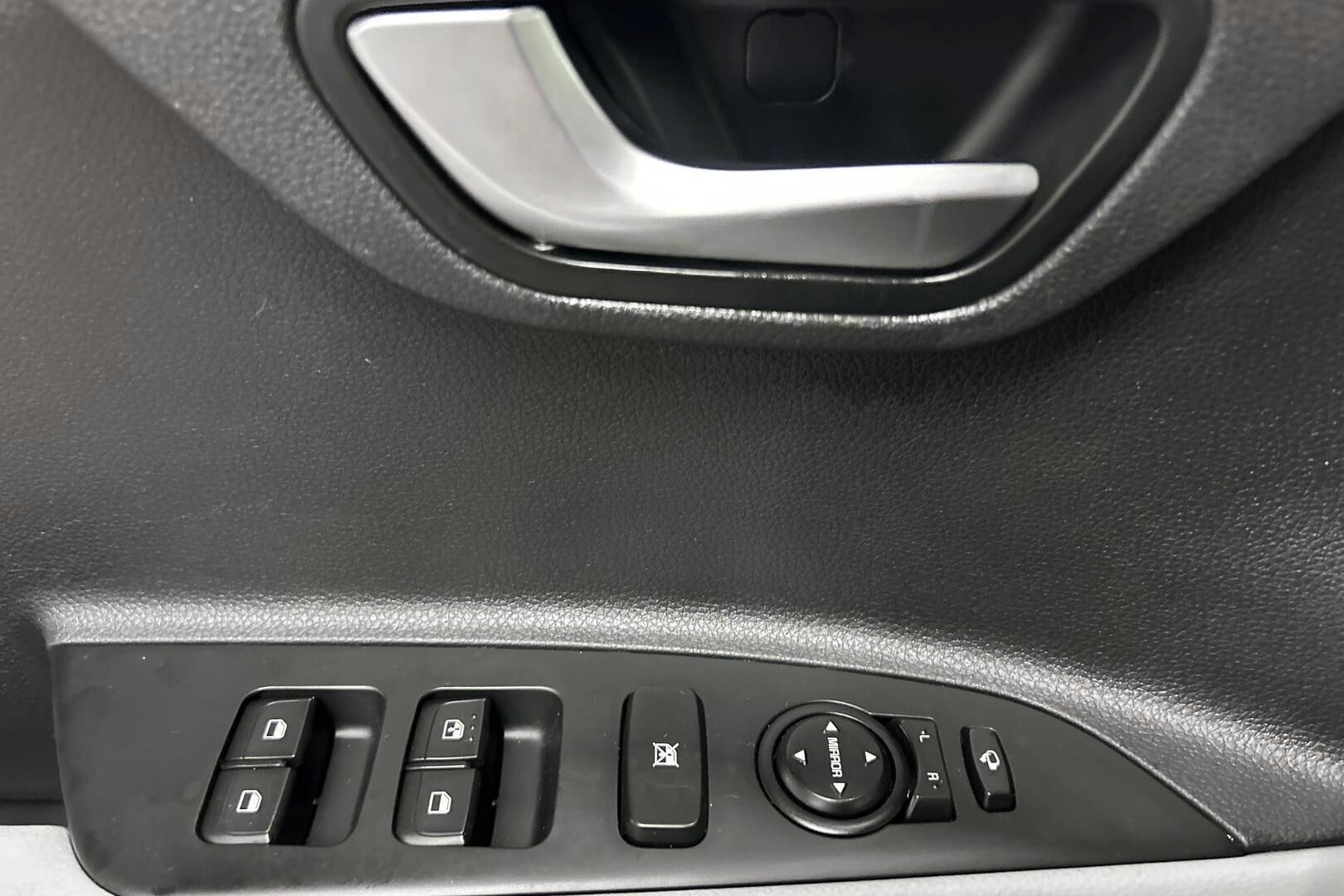 Kia Stonic iso kuva 17