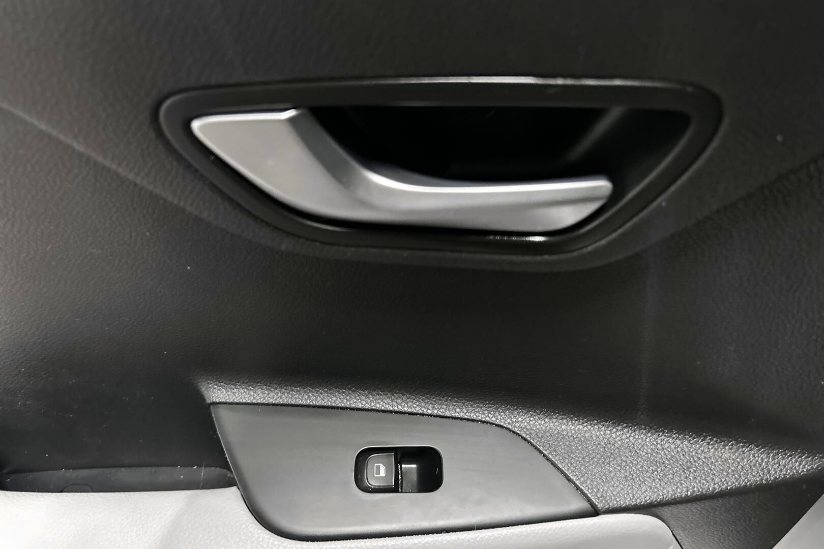Kia Stonic iso kuva 18