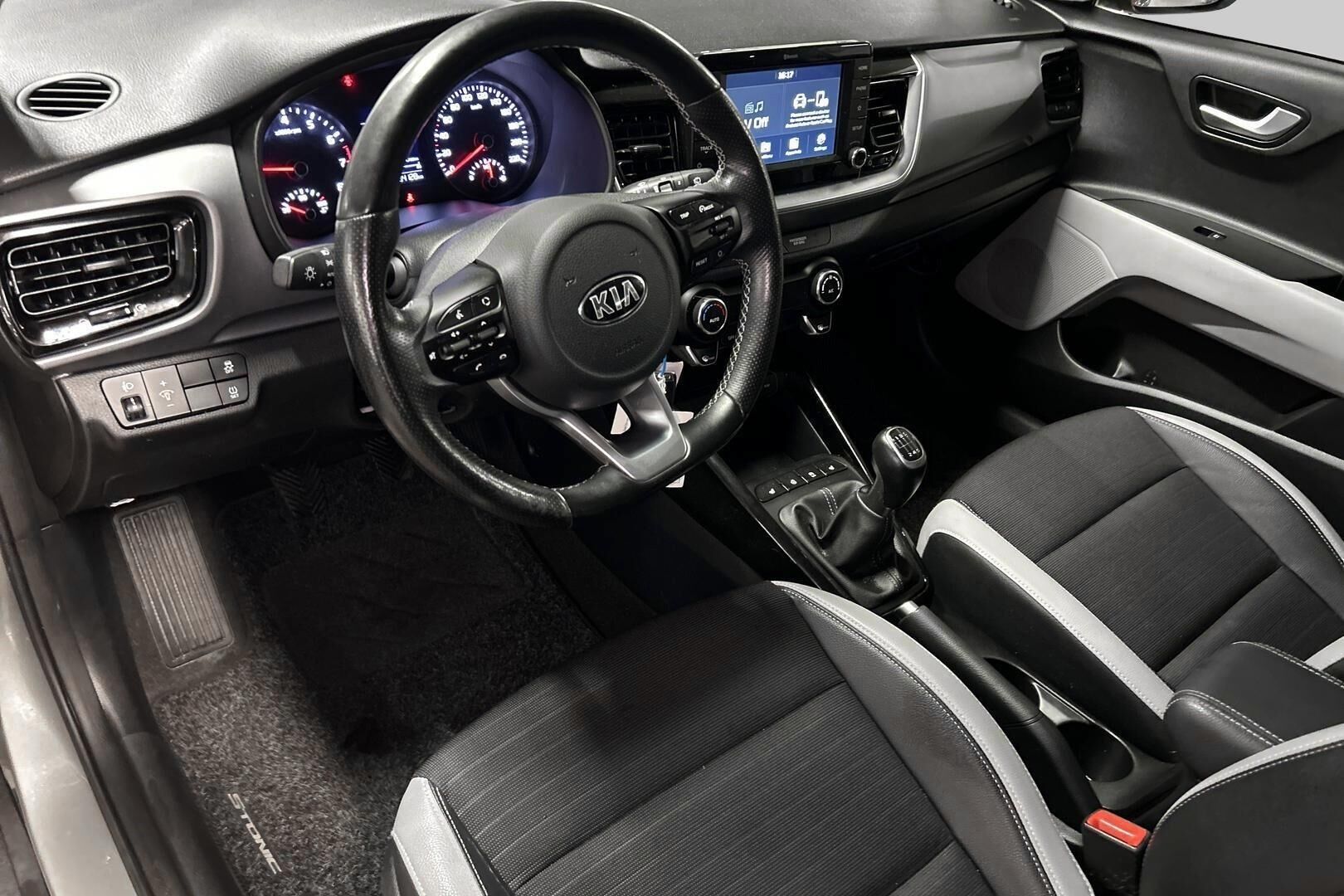 Kia Stonic iso kuva 25