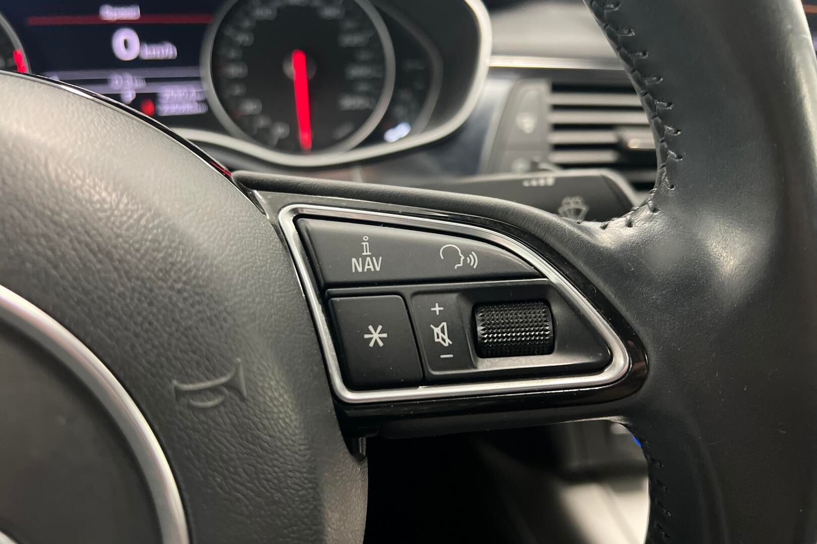 Audi A6 iso kuva 18