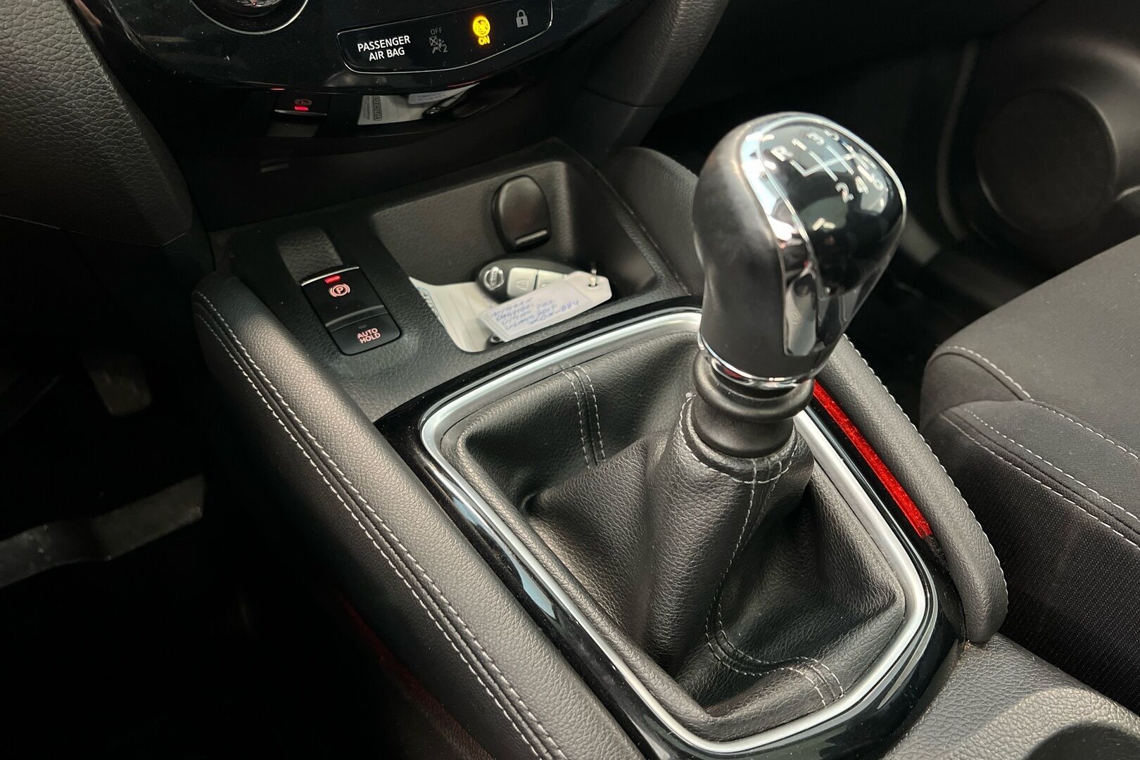 Nissan Qashqai iso kuva 15