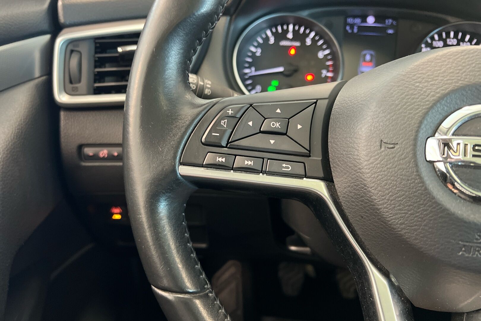 Nissan Qashqai iso kuva 17