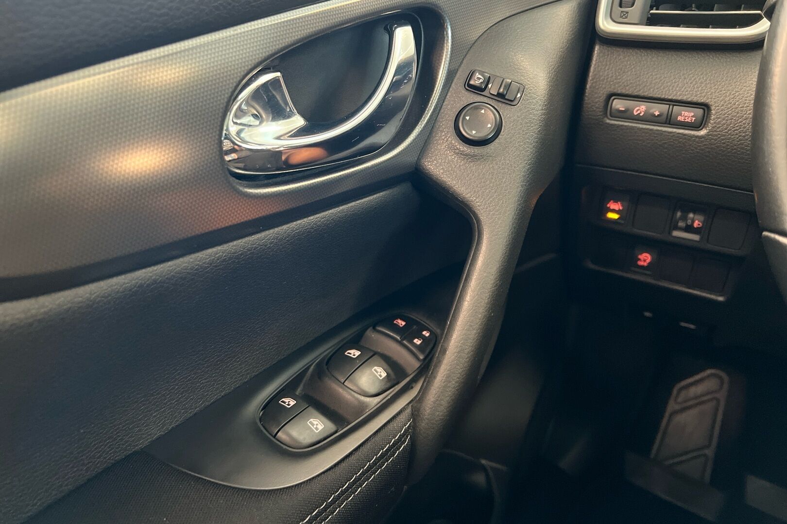 Nissan Qashqai iso kuva 18