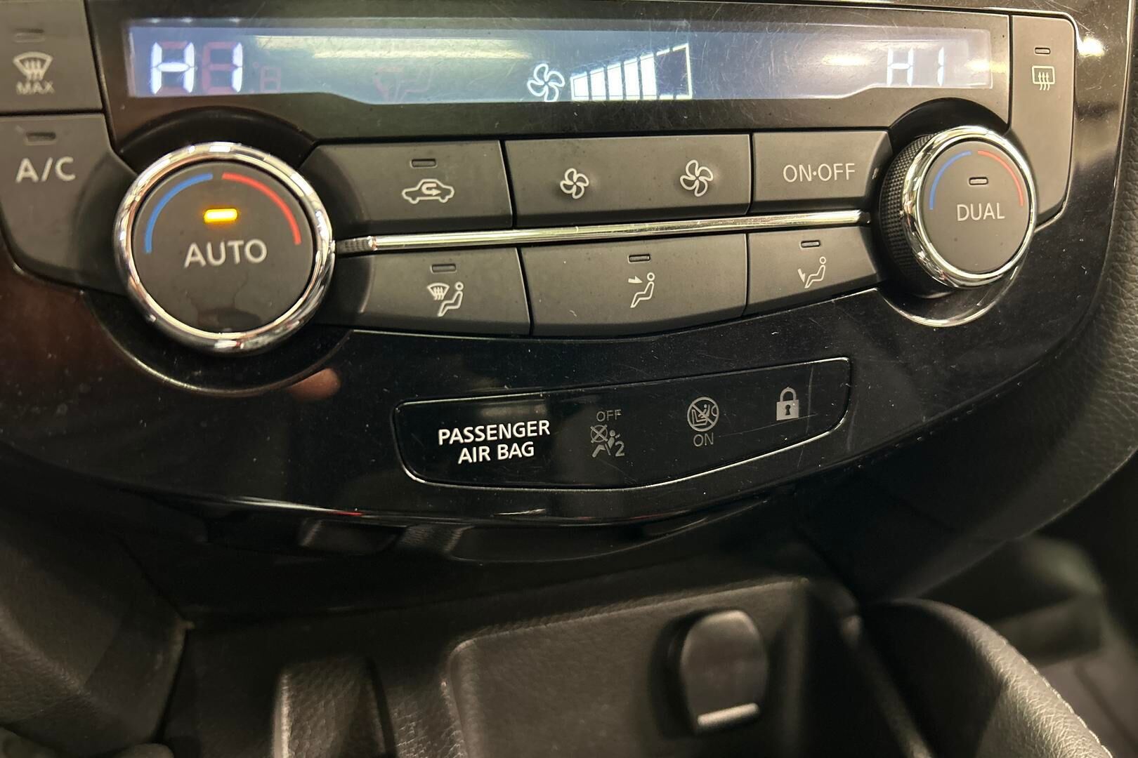 Nissan Qashqai iso kuva 17