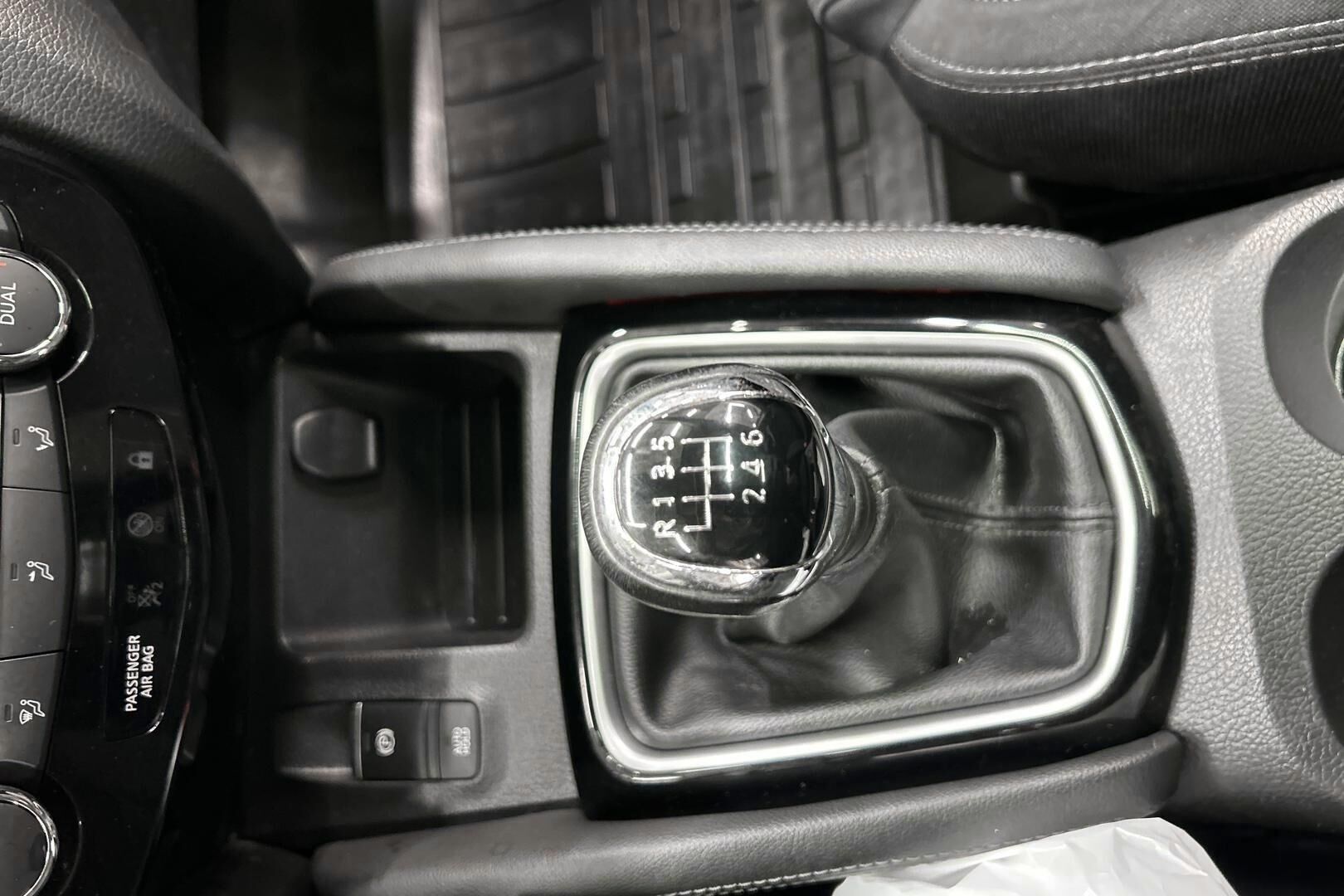 Nissan Qashqai iso kuva 18