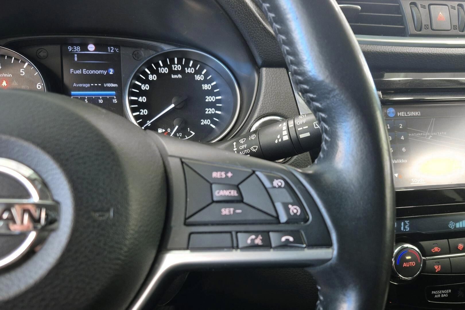 Nissan Qashqai iso kuva 16