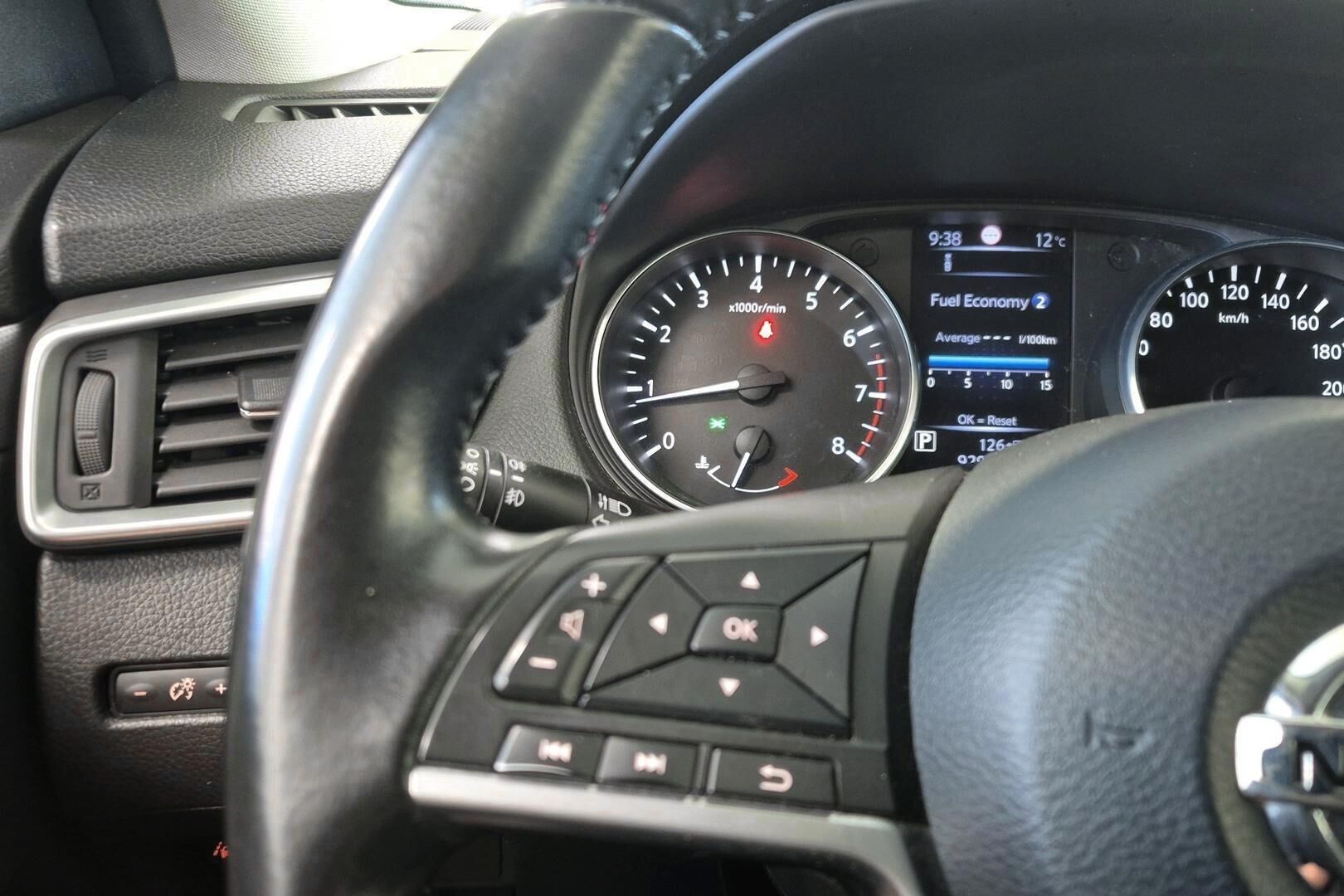 Nissan Qashqai iso kuva 17