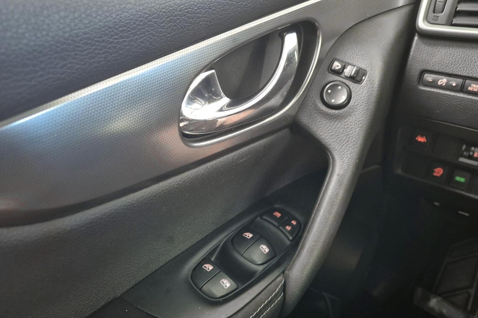Nissan Qashqai iso kuva 18